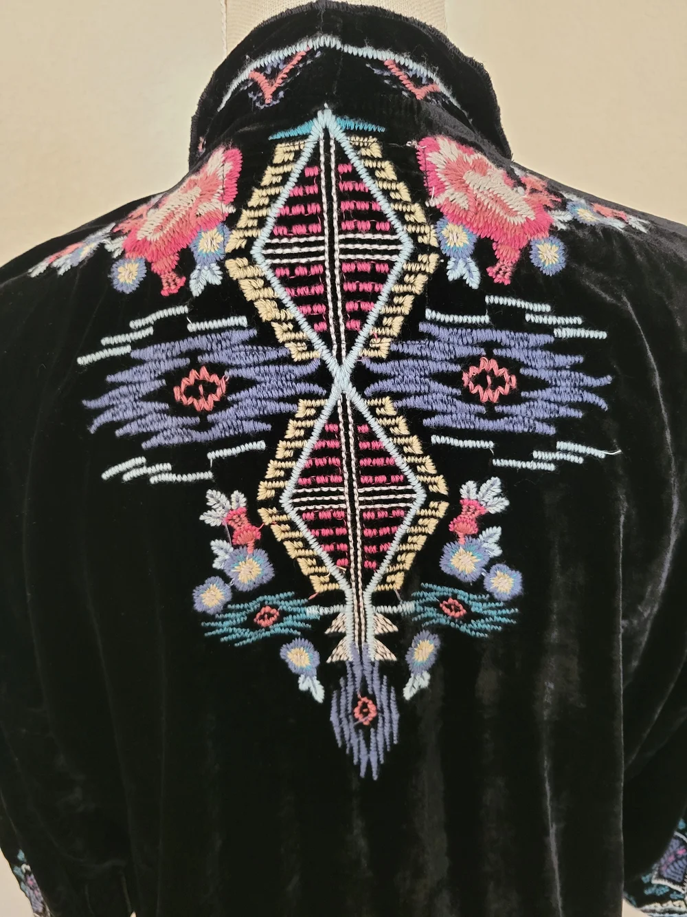 Johnny Was Aveza Black Velvet Embroidered Kimono Coat Floral Size Large - Picture 6 of 8
